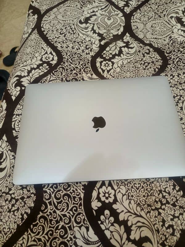 MacBook pro (2019_16 inch) Core i7, 16/512SSD 0