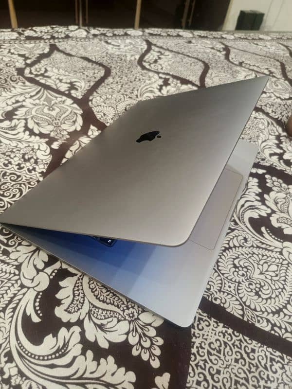 MacBook pro (2019_16 inch) Core i7, 16/512SSD 2