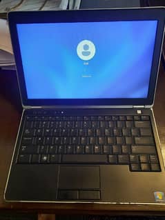 dell latitude core i 5, 4 gb/ 128gb SSD