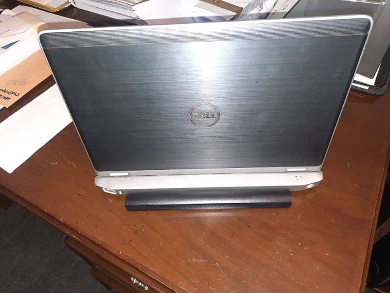 dell latitude core i 5, 4 gb/ 128gb SSD 2