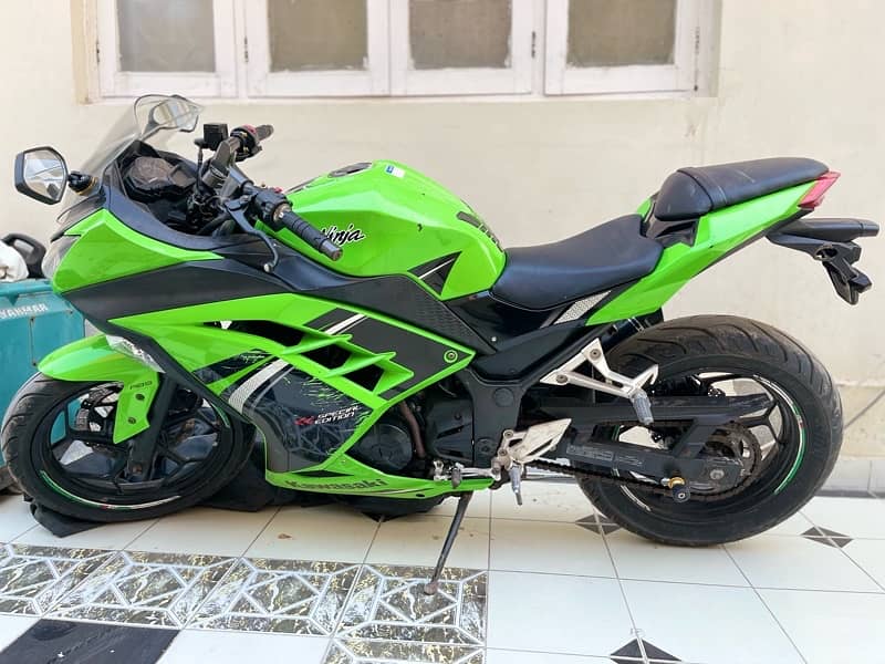 Kawasaki ZX300 (Original not Replica) Model 2013 0