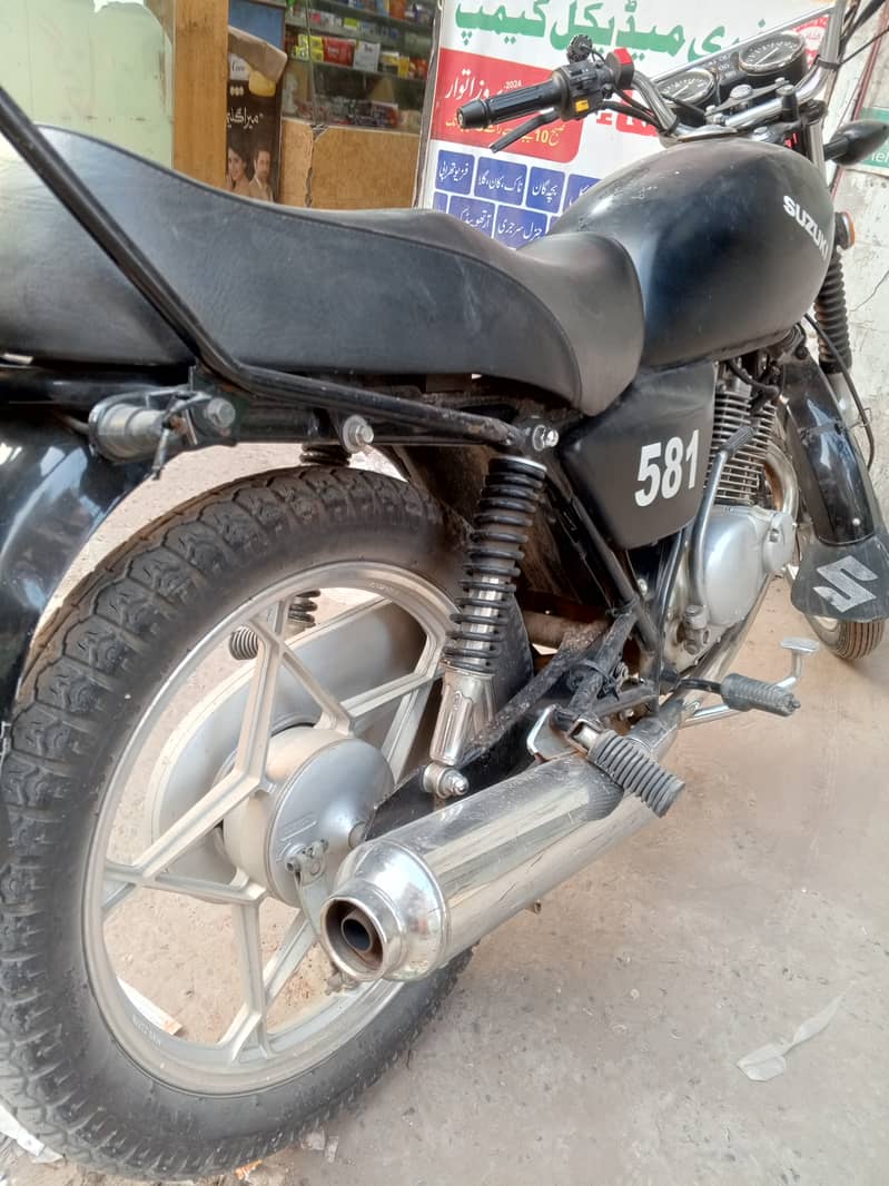 Suzuki GS 150 SE 2022 1