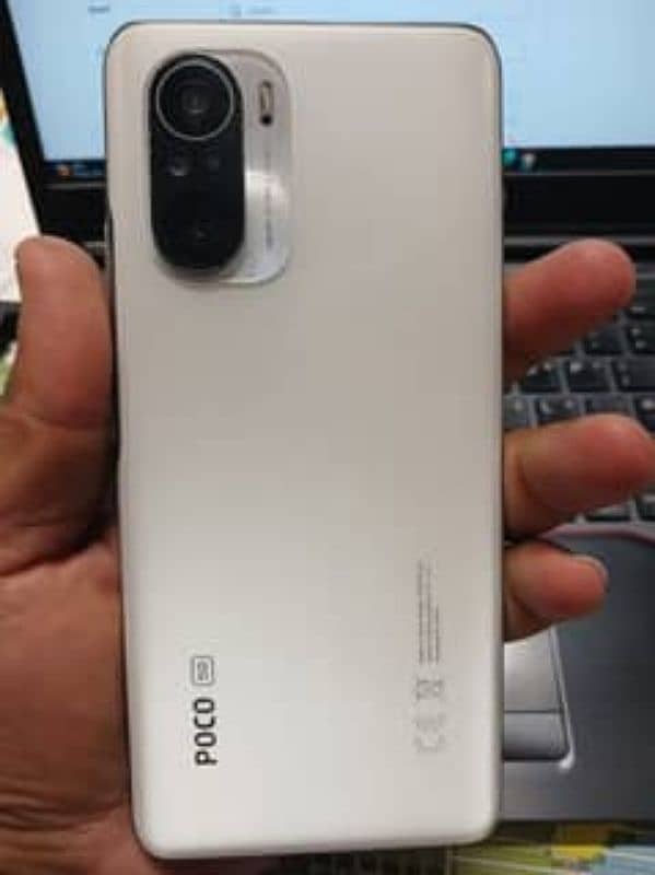 Poco F3 5G Box + Charger 0