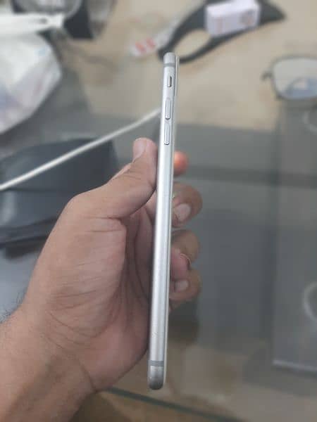 iphone 6s plus(64 gb) pta approved back camera not working 3