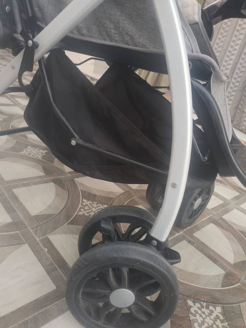 Baby Pram 4,5 times Used (Urgent Sale) 8