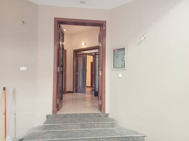 2000 SQFT OFFICE FOR RENT GULBERG SHADMAN LAHORE 11