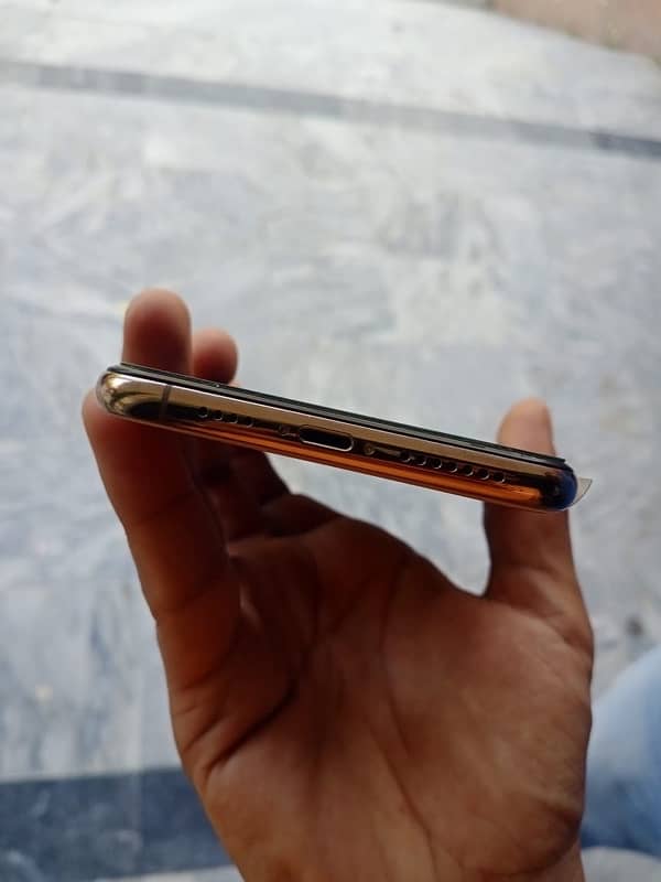 iphone xs max PTA approved 4