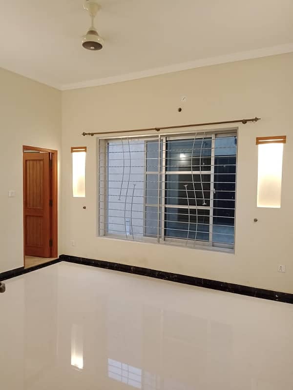 Wapda town j3 block 10 Mrla like this brand new house available for rent 10