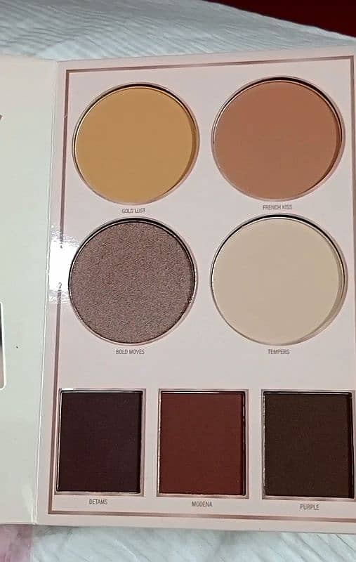 Trending Makeup book palette 4