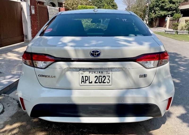 Toyota Corolla Hybrid Japanese 2020 3