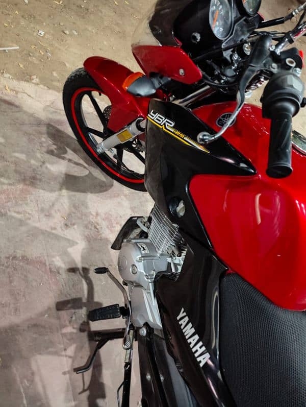 Yamaha YBR 125 2019 Red Black 1