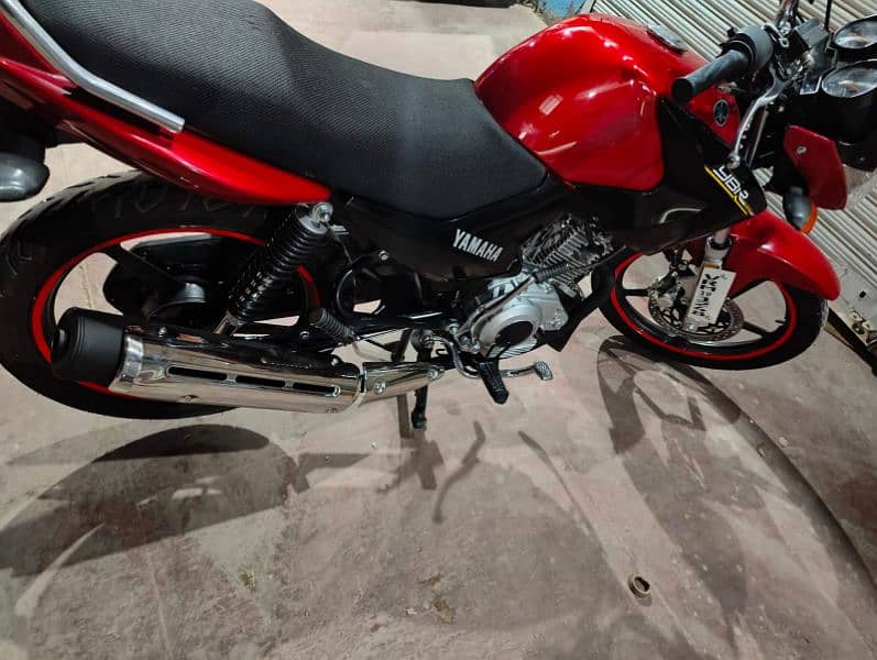 Yamaha YBR 125 2019 Red Black 2