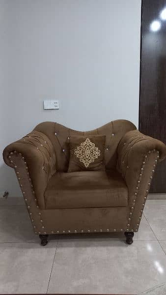 Beautiful 6 seater sofa set avaliable for sale 1