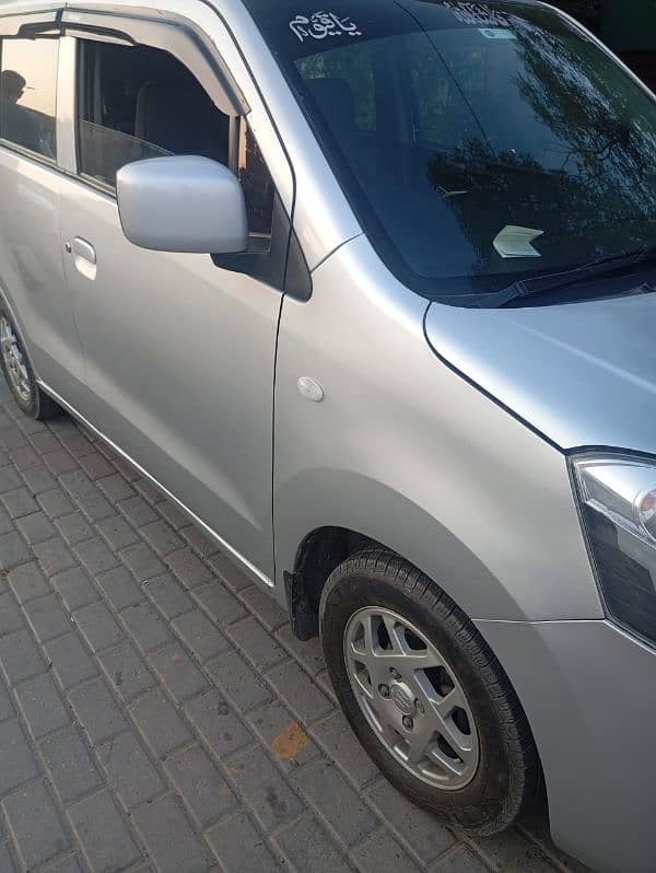 Suzuki Wagon R 2019 13