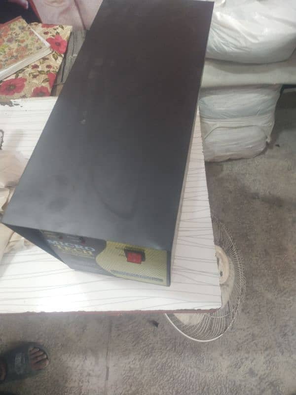 ups one thousand watt good condition 10by10 6