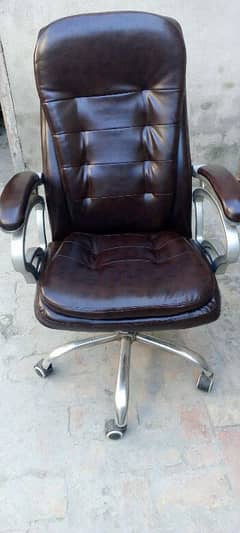 office chairs in mint condition