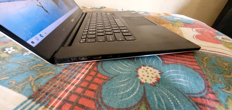 Dell xps 15 precision 9550 touch screen 4k 16GB RAM 512 SSD 2