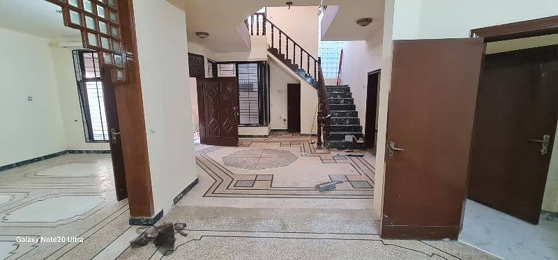 house for sale near Sialkot Mall in SIALKOT CANTT 6