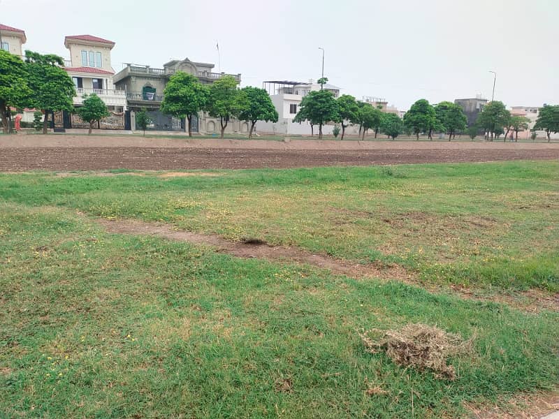 4 Marla Facing Park Plot For Sale In B-Block Royal Residencia Society Lhr. 6