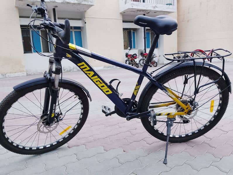 Medium sized bicycle 1