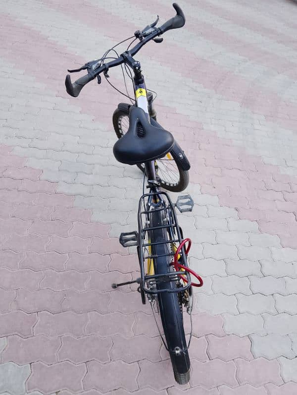 Medium sized bicycle 3