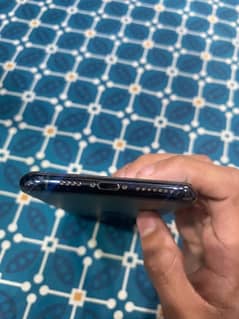 iPhone 11 Pro Max  64 gb Face ID ok hai just glass break hai battery80