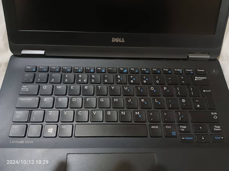 Dell latitude E7270 i5 6th Generation 10