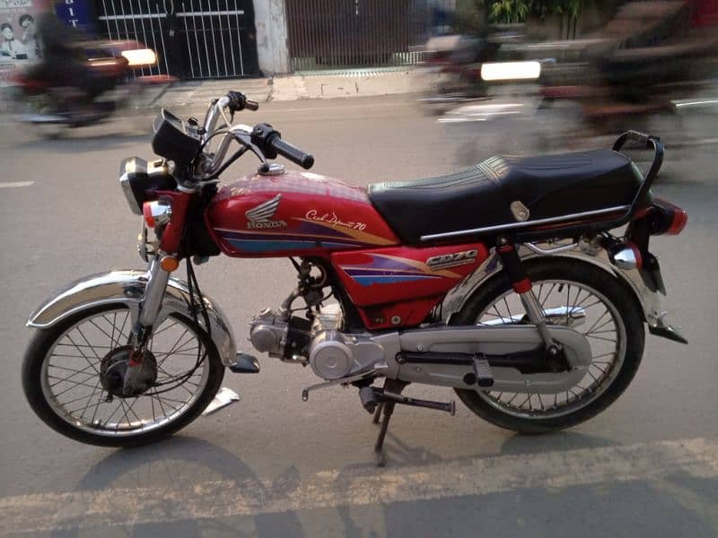 Honda CD70 0