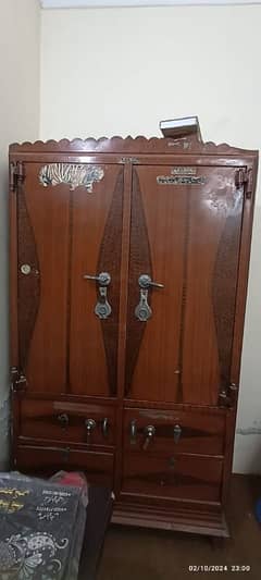 wardrobe for urgent sale 0