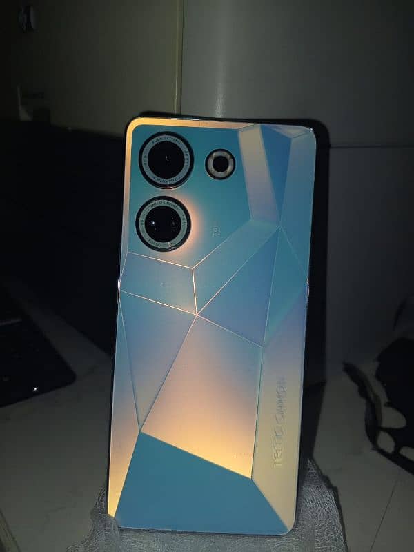 TECNO CAMON 20 2