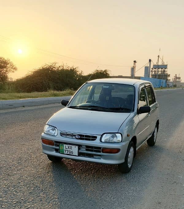 Daihatsu Cuore 2000 1