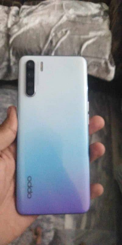 oppo f15 4