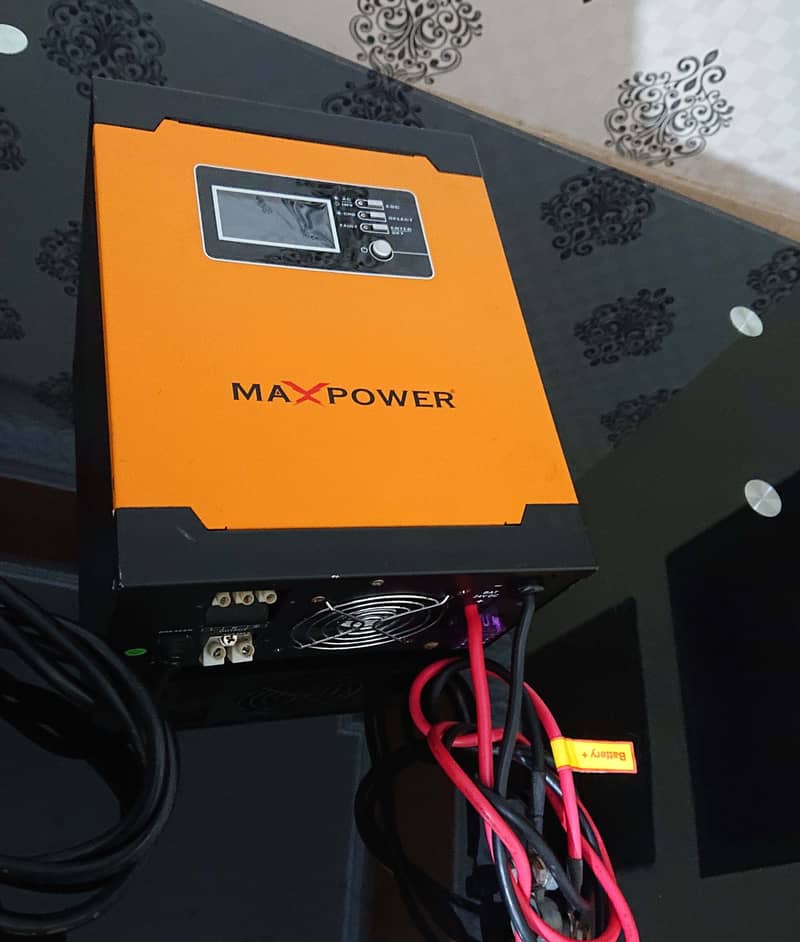 Max Power 2.4 KVA Hybrid UPS, 1600 Watts just like new 3