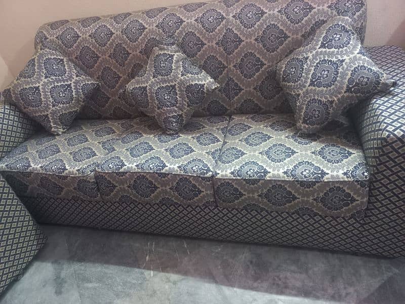 sofa set in new condition 1