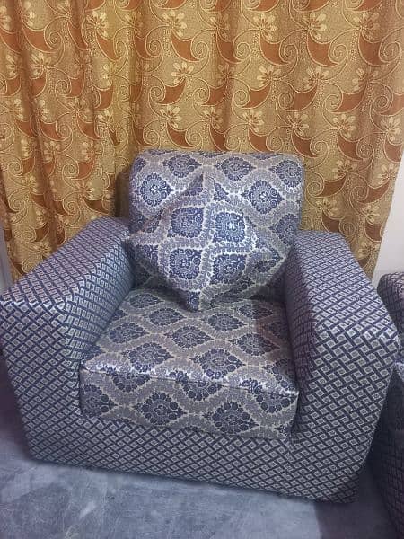 sofa set in new condition 2