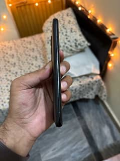 one plus 9 pro glass minor cracked working fine 100%