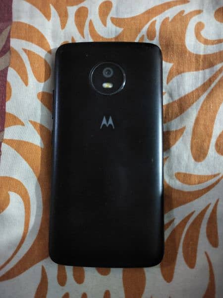 moto E4 2