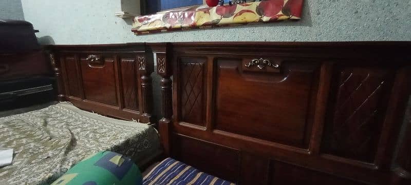 Pair Single Beds minimally used 0