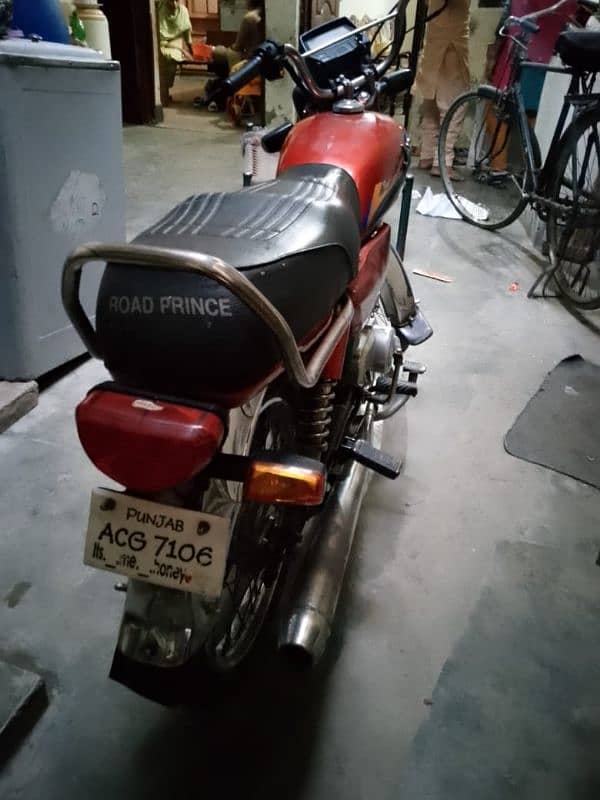 road prince bike for sale good condition 70CC 1