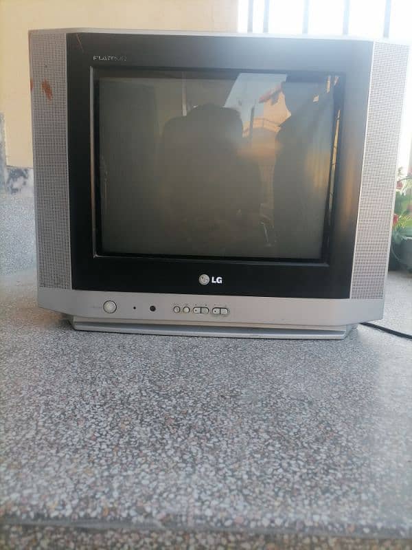 LG TV 14 inch 3