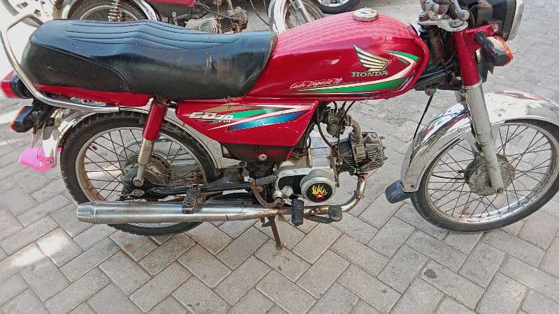 bike all ok hy koi kam nhi honey wala  03016911921 per call kren 4