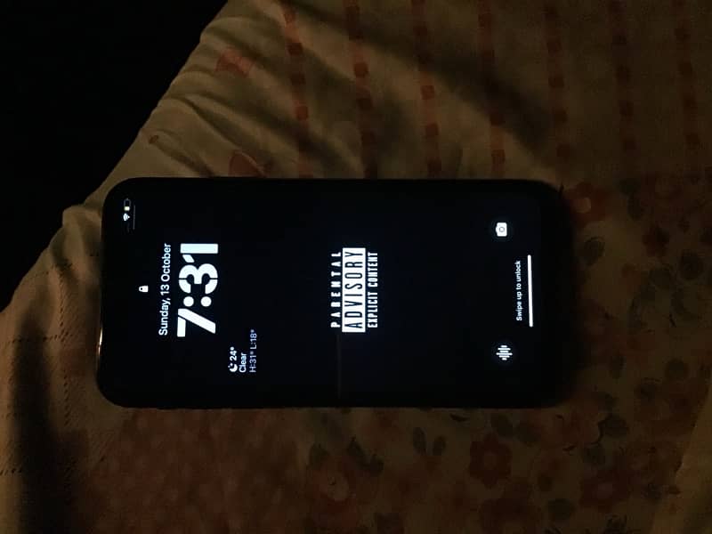 iphone 11 (128 gb with box) 1