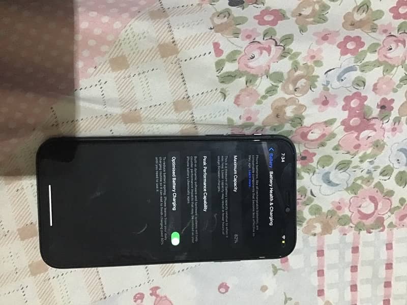 iphone 11 (128 gb with box) 2