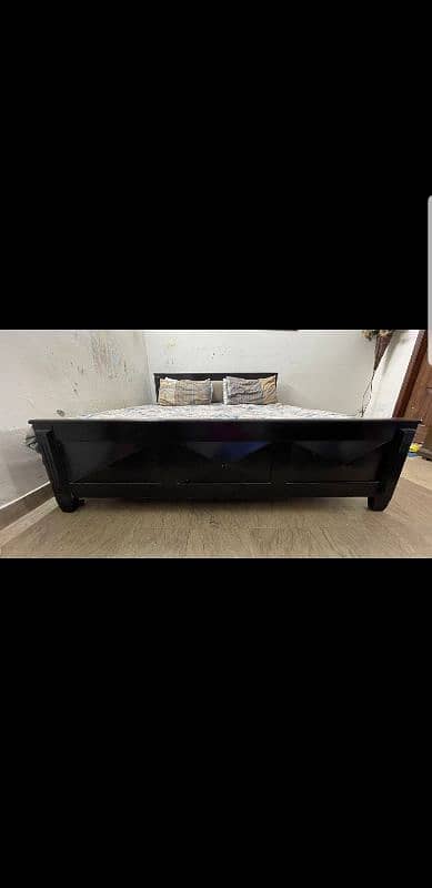 Bed good condition 2