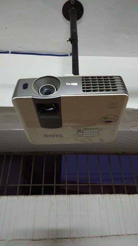 ALL TYPES OF PROJECTOR AVAILABLE FOR SALE PURCHASE & REPAIRING 5