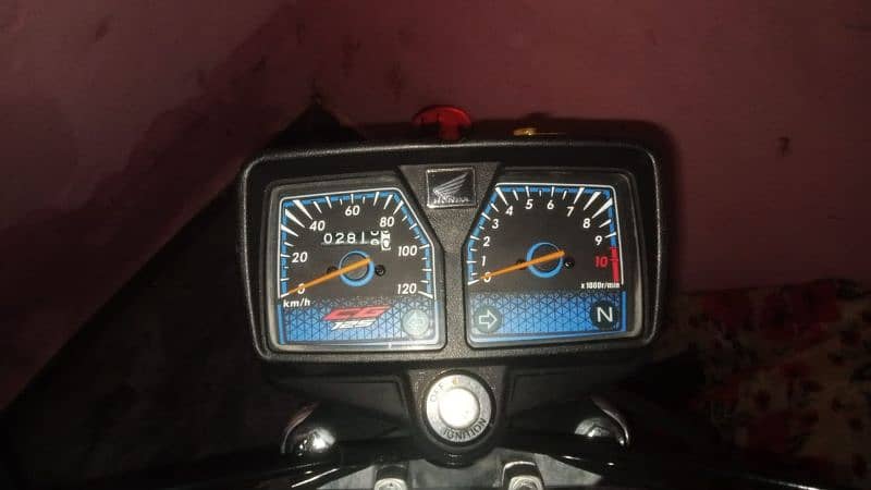 Honda 125 showroom condition 2