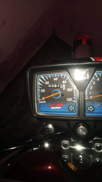 Honda 125 showroom condition 3