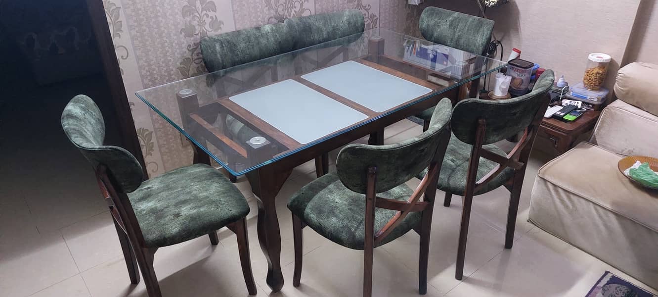 Dining Table wanted to sell 2