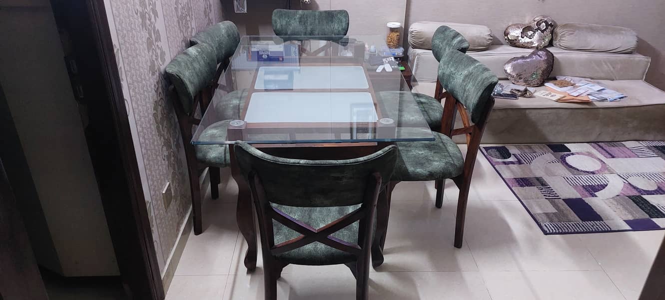 Dining Table wanted to sell 3