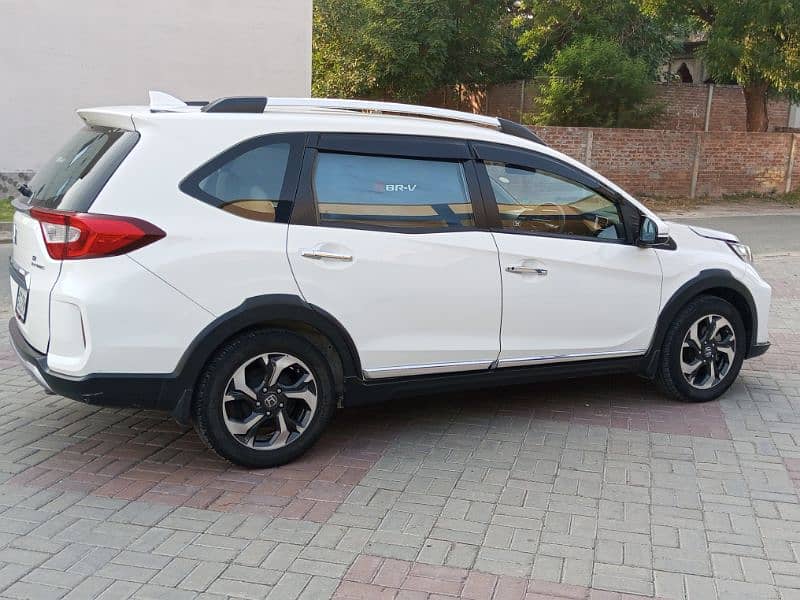 Honda BR-V 2021 4